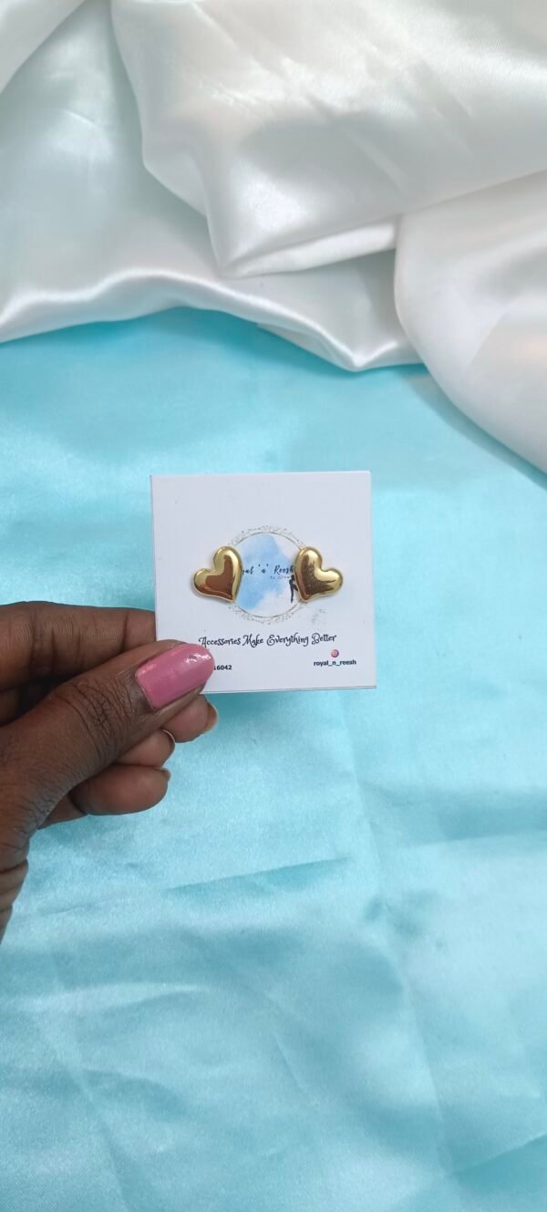 Royal 'N' Reesh 18K Gold Plated Heart Shaped Anti Tarnish Stainless Steel Waterproof Korean Studs Earrings for Women's & Girls - Image 5