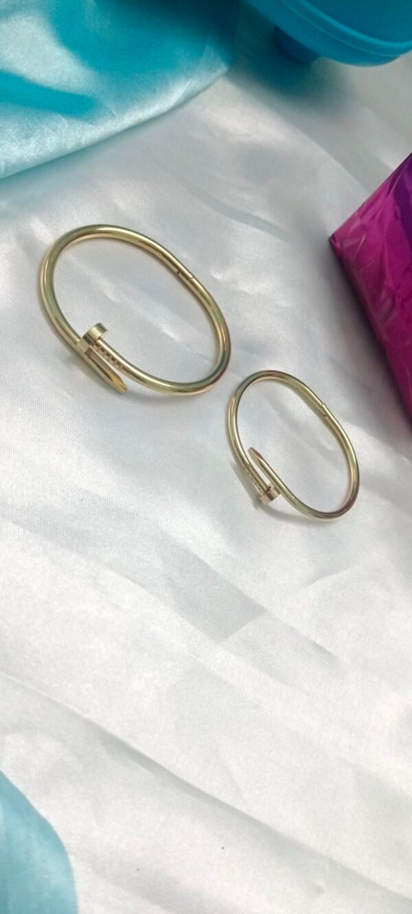 Royal 'N' Reesh Women's 18k Gold plated Trendy Closure Handcuff Bangle Kada Bracelet 1 - Regular Size - Image 8